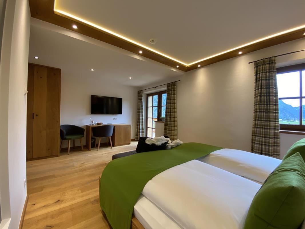 Hotel-Garni "Das Seebichl" Ахенкирх Стая снимка